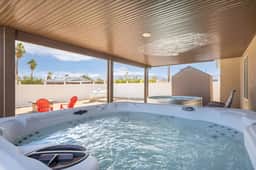 The Farm House | Pool | Spa | 5 Mins To JT Park