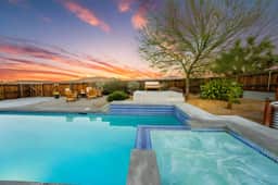 Serenity Villa / Joshua Tree / Pool / Spa / Views