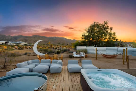 The New Moon / Joshua Tree / Spa / Pool / Views