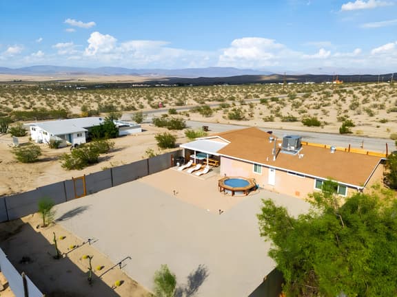 ☆Desert Rose☆ cocktail pool☆spa 
☆3 min to JT Park